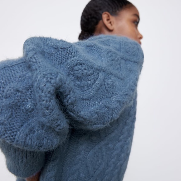 JEWEL BUTTON CABLE-KNIT CARDIGAN - Picture 7 of 7